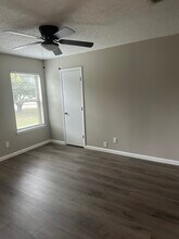 228 Greenhill Dr, Unit #6 in Joshua, TX - Foto de edificio - Building Photo