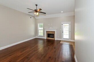7263 Willow Point Dr in Horn Lake, MS - Foto de edificio - Building Photo