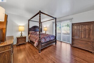 1810 Boxwood Dr in Concord, CA - Building Photo