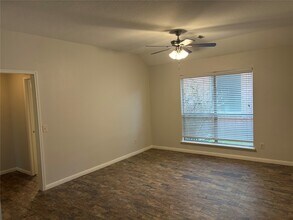 9327 Cabin Creek Dr in Houston, TX - Building Photo - Building Photo