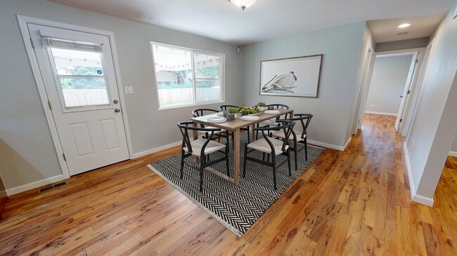 Beautiful ranch-style Lakewood home near L in Lakewood, CO - Building Photo - Building Photo