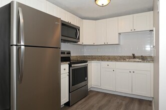 175 Millwood St in Framingham, MA - Building Photo - Building Photo