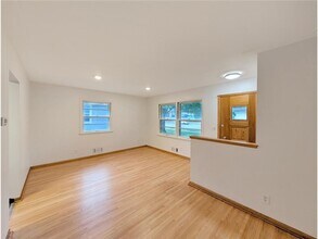 5713 Xerxes Ave S in Edina, MN - Building Photo - Building Photo