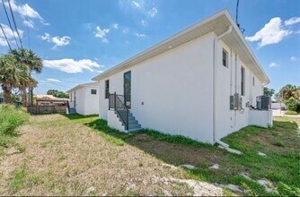 11681 Pawley Ave in Bonita Springs, FL - Building Photo - Building Photo
