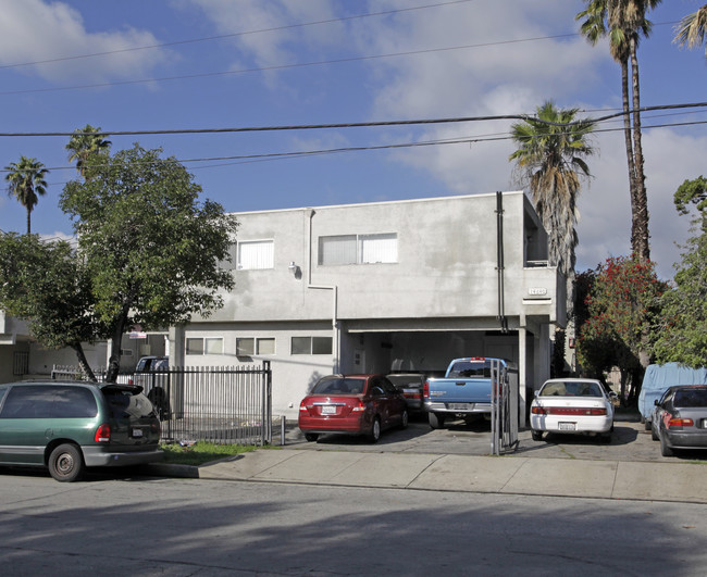 14640 Hubbard Ave in San Fernando, CA - Foto de edificio - Building Photo