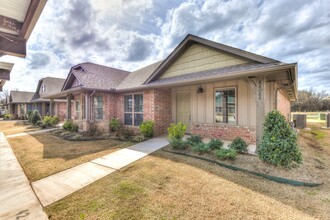 8808 SW 55th St-Unit -Unit A in Oklahoma City, OK - Building Photo - Building Photo