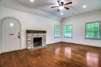 133 E 7th St in Lancaster, TX - Building Photo - Building Photo