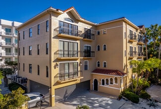 Hassan Manor in Sarasota, FL - Building Photo - Primary Photo