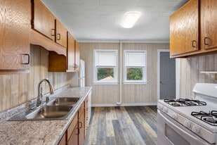 1717 Walnut St in Oshkosh, WI - Building Photo