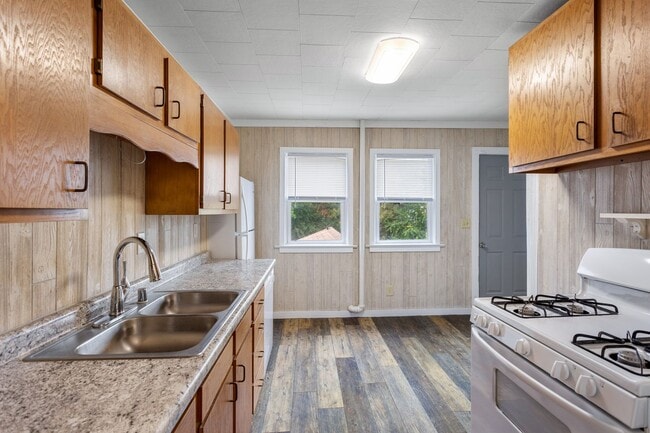 property at 1717 Walnut St