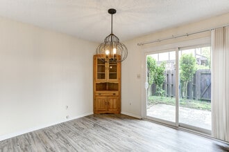 1830 Ashborough Ct in Marietta, GA - Building Photo - Building Photo