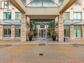 17 Barberry Pl in Toronto, ON - Building Photo - Building Photo