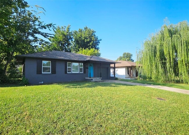 2132 Churchill Pl in The Village, OK - Building Photo - Building Photo