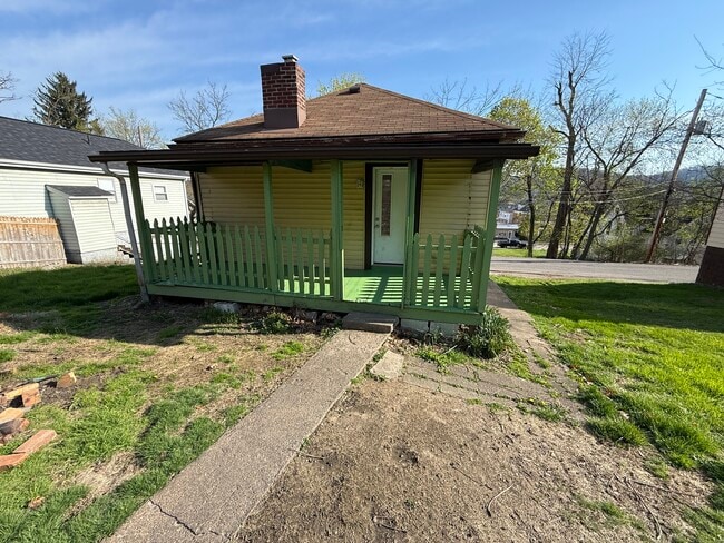 property at 851 1/2 6th Ave