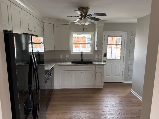 4605 Lee Ave in Virginia Beach, VA - Building Photo - Building Photo