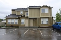 11026 W Garverdale Ln in Boise, ID - Foto de edificio - Building Photo