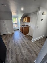 84 Salem St, Unit 2 floor B in Lawrence, MA - Foto de edificio - Building Photo