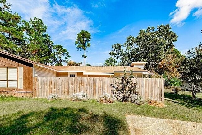 3536 Torbay Dr in Fayetteville, NC - Building Photo - Building Photo