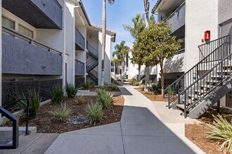 Mar at Cottonwood in San Diego, CA - Foto de edificio - Building Photo
