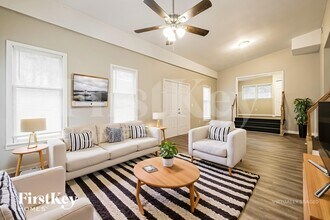 1749 S Alvarado Terrace SW in Atlanta, GA - Building Photo - Building Photo