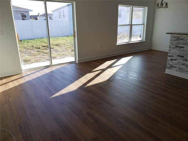 100 Sweet Pea Ct in Poinciana, FL - Building Photo - Building Photo