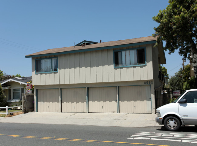 3011 E 4th St in Long Beach, CA - Building Photo - Building Photo