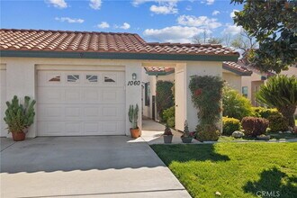 1060 Mountain View Dr in Hemet, CA - Building Photo - Building Photo