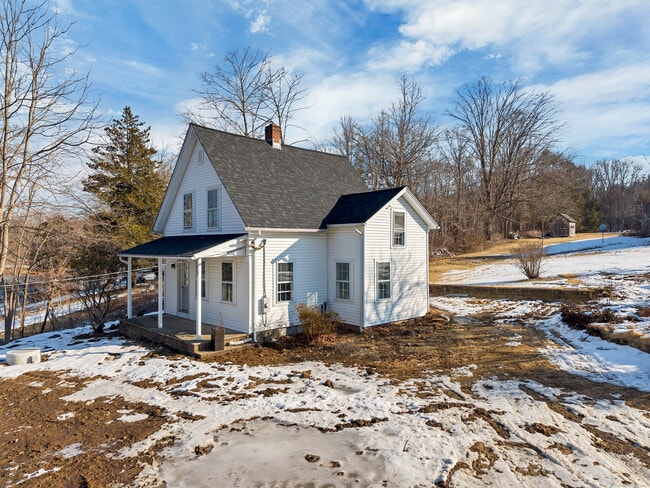 620 Town St in East Haddam, CT - Building Photo - Building Photo