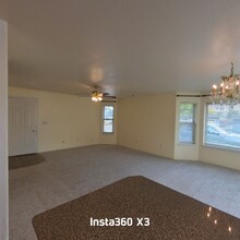 3015 Merriman Rd in Medford, OR - Building Photo - Building Photo