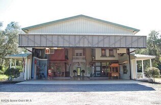 232 N Jungle Rd in Geneva, FL - Building Photo