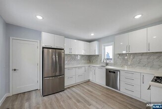 17 Mission St in Montclair, NJ - Building Photo - Building Photo