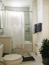 52 Dimick St, Unit 2 in Somerville, MA - Foto de edificio - Building Photo