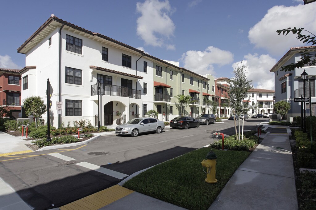 Mosaic at Miramar Town Center Miramar, FL Apartments