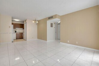 2651 Riverside Dr in Coral Springs, FL - Building Photo - Building Photo