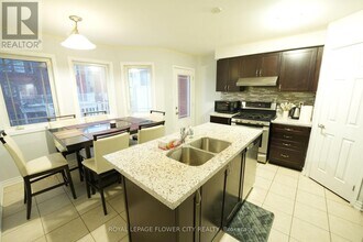 50 Hillcrest Ave in Brampton, ON - Building Photo - Building Photo