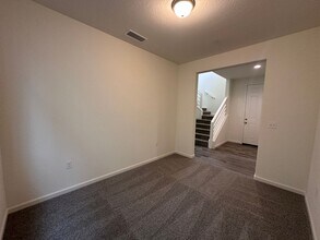 30520 Delancy Rd in Visalia, CA - Building Photo - Building Photo