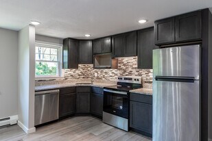 Parkside Twins in East Hartford, CT - Building Photo