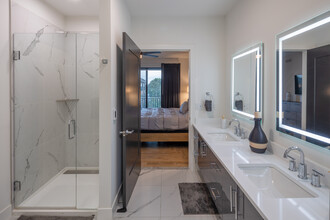 Elevate Luxury Living in Royal Oak, MI - Foto de edificio - Interior Photo