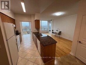 509 Beecroft Rd in Toronto, ON - Building Photo - Building Photo