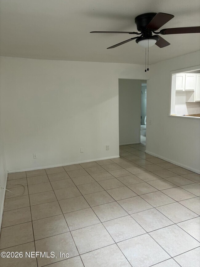 1040 Bert Rd in Jacksonville, FL - Building Photo - Building Photo