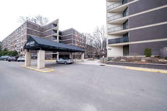 7200 York Ave S in Edina, MN - Building Photo - Building Photo