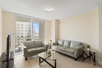 1745 E Hallandale Beach Blvd in Hallandale Beach, FL - Building Photo - Building Photo