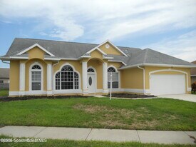432 Lake Victoria Cir in Melbourne, FL - Building Photo