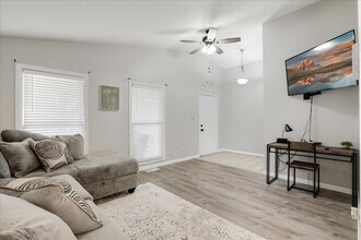 1001 N Coler Ave in Urbana, IL - Building Photo - Building Photo