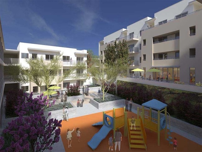 Lorena Plaza in Los Angeles, CA - Foto de edificio - Building Photo