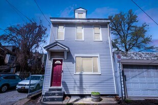 17 Cunliffe Wy in Pittsburgh, PA - Building Photo