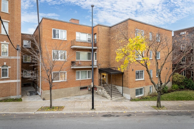 5770 De La Côte-Saint-Luc Ch