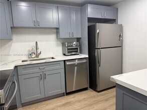 4301 Collins Ave in Miami, FL - Building Photo - Building Photo