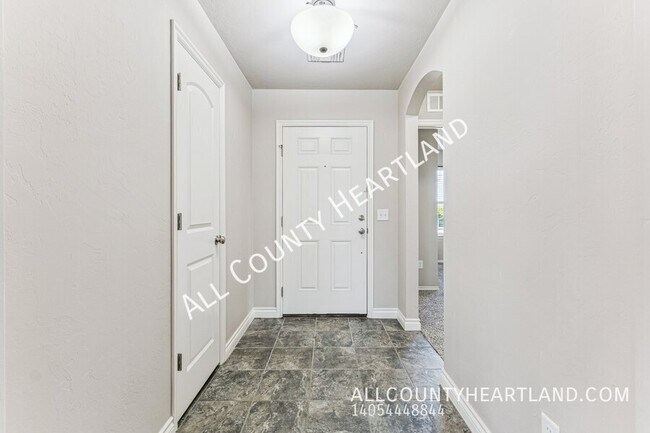 9452 SW 29th Terrace in Oklahoma City, OK - Building Photo - Building Photo