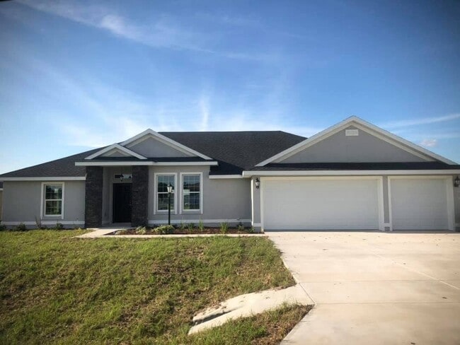 property at 5033 SW 97th Ln